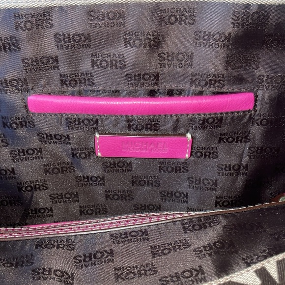 ⭐️⬇️ Michael Kors Women’s Vintage Handbag/Purse - Picture 4 of 7